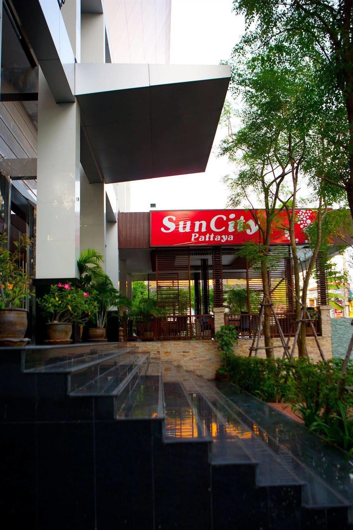 Sun City Pattaya Hotel Exterior foto